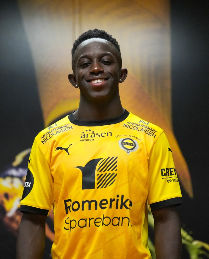 BLID GUTT: Salieu Drammeh gleder seg til å fortsette karrieren i norsk fotball. Foto: Andreas Aalling